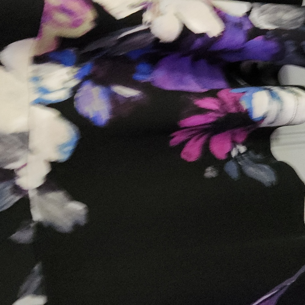 Tommy Bahama BRAND NEW! Black Floral Dress with A Ruffled Ending. - Picture 6 of 8